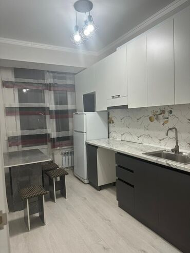 раковина с тумбой и зеркалом в ванную бишкек: Кухонный шкаф, Навесной, С мойкой
