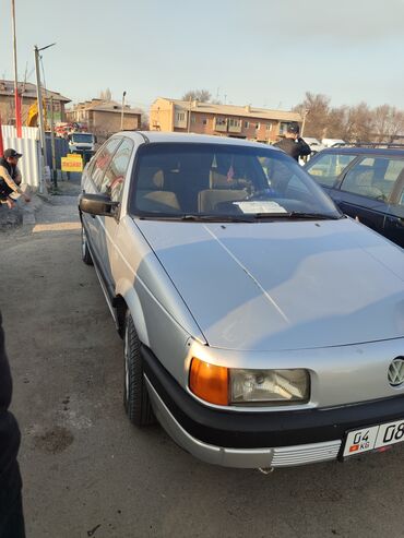 Volkswagen: Volkswagen Passat: 1993 г., 1.8 л, Механика, Бензин, Седан