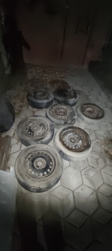 купить бескамерные диски на камаз под клинья: Железные Диски R 15 Mercedes-Benz, отверстий - 5, Б/у