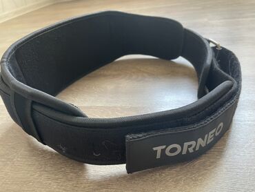 детские защитные шорты для роликов: Qara rəngli, Torneo markalı, idman zalı üçün bel dəstəyi. Bel ətrafına