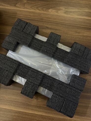 продажа ноутбуков в баку: Lenovo noutbuk - Marka/model: Lenovo (gümüşü korpus) - Ekran: 14"