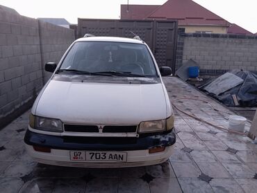 Mitsubishi: Mitsubishi Space Wagon: 1993 г., 2 л, Механика, Бензин, Минивэн