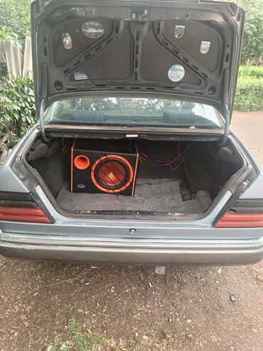 лексус кроссовер: Mercedes-Benz W124: 1989 г., 2.3 л, Механика, Бензин, Седан
