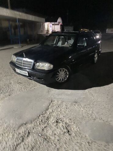 машинка полавтомат: Mercedes-Benz C‑Class универсал (W202), черный цвет. Кузов: -