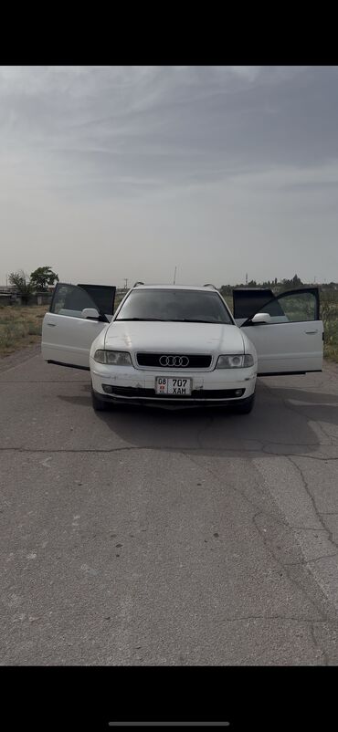 битые автомобили: Продаю Audi А4 2000года Пробег : 300.000 Обьем:2.4 бензин Цвет : белый