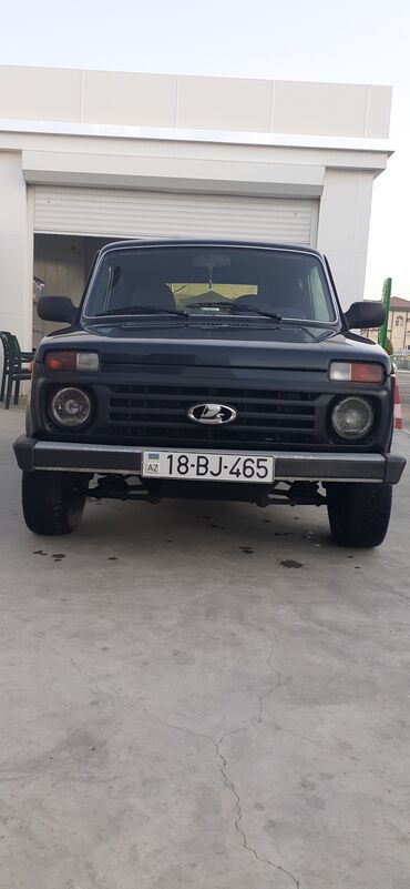 turbo.az qezali masinlar: VAZ (LADA) 4x4 Niva: 1.7 l | 2014 il 180000 km Ofrouder/SUV