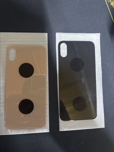 Məişət texnikası: İphone Xs arxa şüşə, gold və qara rəng. Hər biri 10 azn. 5 ədəd gold 5