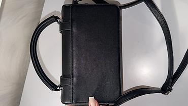 charles and keith: Классическая сумка, Материал: Экокожа, Застежка на магните, Женские, Б/у — 9