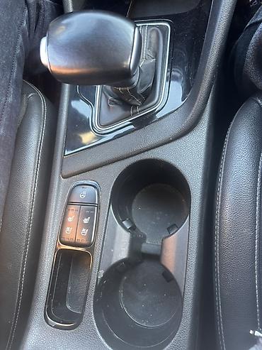 Панели, обшивки: Центральная консоль Kia 2017 г., Б/у — 2