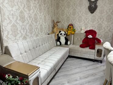 sade divan: Divan, İşlənmiş, Açılan, Bazalı, Parça, Çatdırılma yoxdur