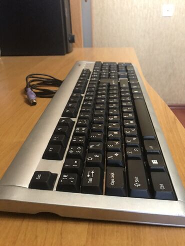 Клавиатура для компьютера/6 контактный разъём/пользовались аккуратно