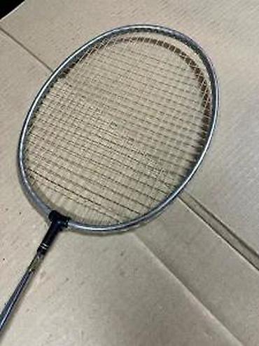 Rekviziti za vežbanje: Badmintonski reket - Klasik ovalni ram sa zategnutom mrežicom — 10