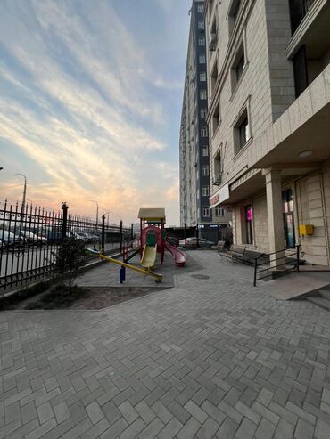 Продажа квартир: 3 комнаты, 82 м², 3 этаж — 11