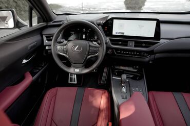 срочно в связи с переездом: Lexus : 2024 г., 2 л, Автомат, Гибрид, Кроссовер