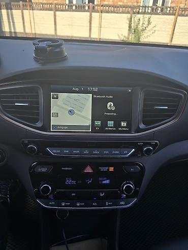 Транспорт: Hyundai Ioniq: 2018 г., Автомат, Электромобиль, Хэтчбэк — 7