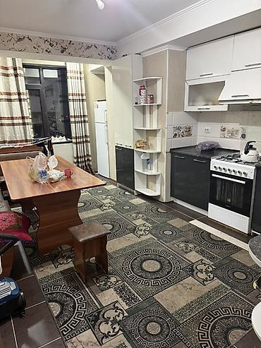 Чогу жашаганга бир кыз керек. 2х комнатный квартира. Центрда