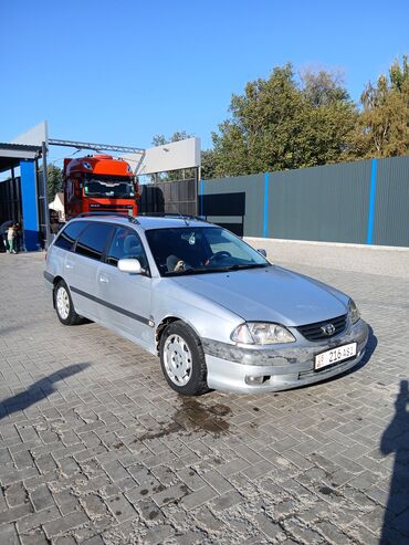 Toyota: Toyota Avensis: 2001 г., 0.2 л, Механика, Дизель, Универсал