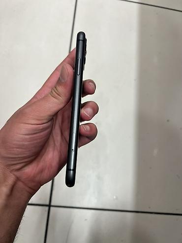 Apple iPhone: IPhone 11, Qara, Simsiz şarj — 3
