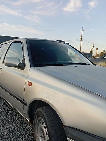 crv 2: Volkswagen Golf: 1994 г., 1.6 л, Механика, Бензин, Хэтчбэк — 3