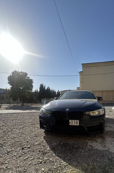 BMW: BMW 3 Seriyası sedan – M paketli görünüş, qara eksteryer və dəri — 2