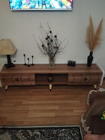 TV altlığı / TV tumbası - Material: taxta teksturalı MDF-laminat