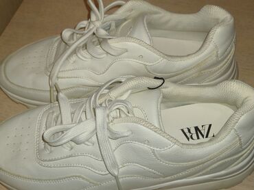 зара обувь: Обувь Zara Оригинал новый 
43 размер Белый кожа