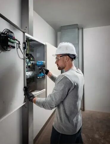 Akumulatorske bušilice: Tehnički podaci Dodatni podaciNapon akumulatora18,0 VObrtni momenat — 1