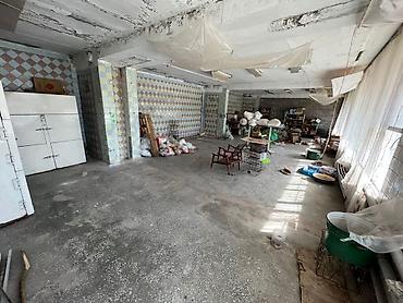 Продажа магазинов: Продается помещение под бизнес г.Нарын возле центральной трассы цена — 4