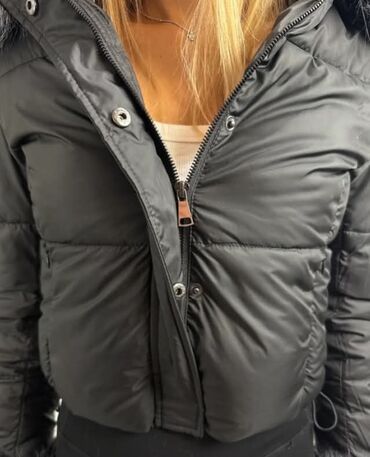 Ostale jakne, kaputi, prsluci: I 12. Ženska kratka štepana jakna sa kapuljačom. Ovaj model jakne — 7