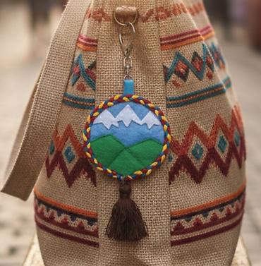 Другие товары для детей: Развивашки, куклы брелки из фетра. Insomnia.kg - интаграм, там работ — 14