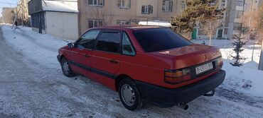 Volkswagen: Volkswagen Passat: 1990 г., 1.8 л, Механика, Бензин, Седан