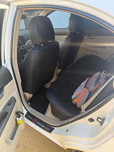 aksent: Hyundai Accent sedan – Maşin yaxşı vəziyyətdədir 80 % bez kraskadir — 10