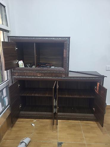 Bufetlər: Klassik dizaynlı taxta bufet/vitrin dəsti - Material: ağac teksturalı — 1