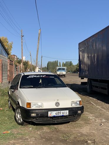 авто прсеп: Volkswagen : 1989 г., 1.8 л, Механика, Бензин, Седан