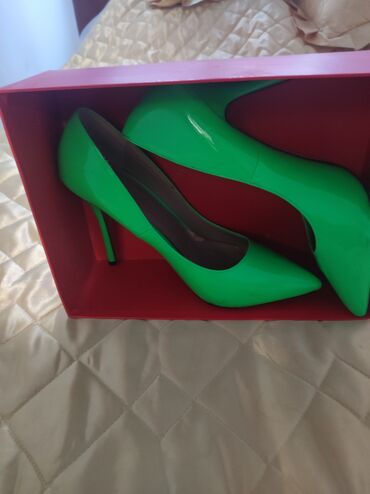 cipele sa platformom: Pumps, Betsy, 40 at lalafo.rs cipele sa platformom: Pumps, Betsy, 40