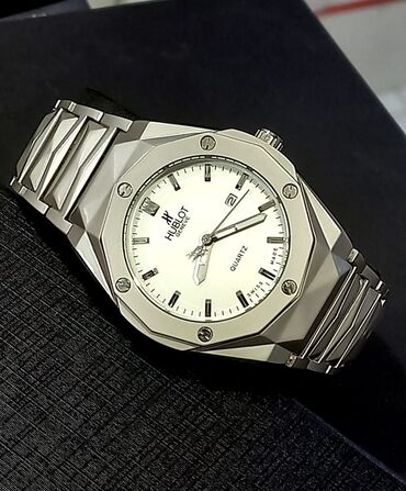 Qol saatları: Yeni, Qol saatı, Hublot, rəng - Gümüşü