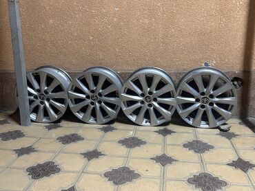 королла 1 6: Литые Диски R 17 Toyota, Комплект, отверстий - 5, Б/у