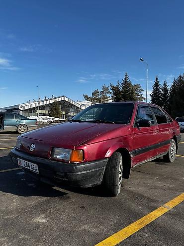 Volkswagen: Volkswagen Passat: 1988 г., 1.8 л, Механика, Бензин, Седан — 1