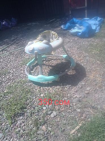 Балдар эмереги: Продам: - Ковер — 500 сом. Классический орнамент с бордюром, светлая — 7