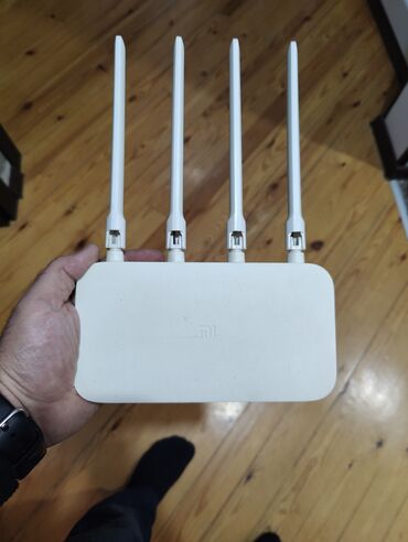 güçlü wifi modem: Xiaomi Mi Router (4 antenalı) - 4 ədəd yüksək qazanclı xarici antena