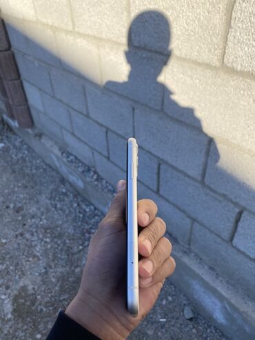 Apple iPhone: IPhone 11, Б/у, 128 ГБ, Белый, Чехол — 4