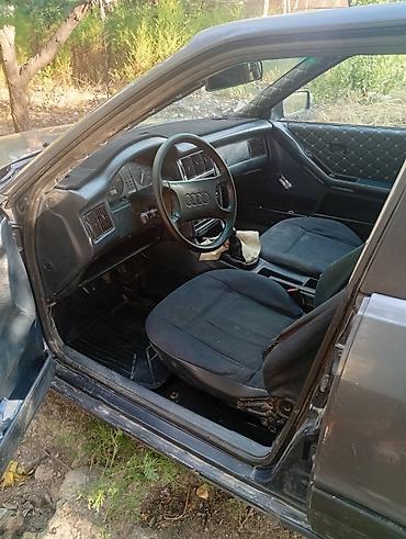 id 4: Audi 80: 1992 г., Механика, Седан — 1