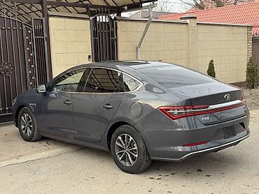 BYD: BYD Qin: 2020 г., 1.5 л, Вариатор, Электромобиль, Седан — 6