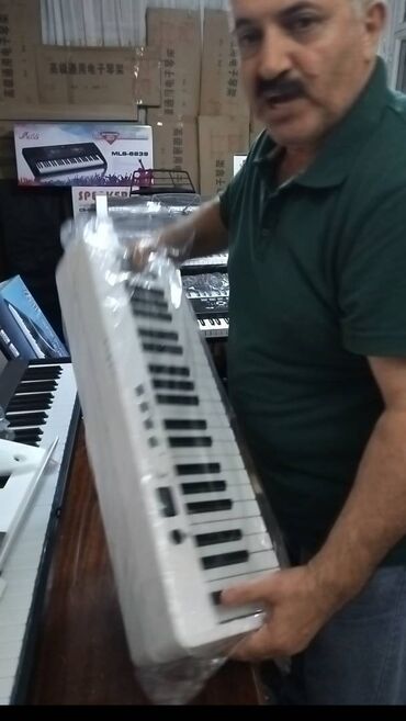 Digər auditexnika: Təzədir. Piano kursuna başlayanlar üçün,Piano müəllimləri üçün — 12