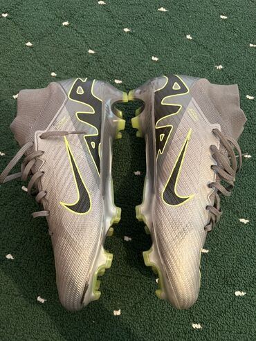кышкы бут кийим: Футбольные бутсы Nike Mercurial (модель: DJ) Хорошие состояние пару