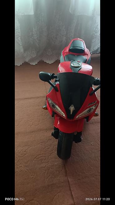 şəhər konstruktorları: Uşaq elektrik motosikleti – sport üslubunda, qırmızı rəng — 1