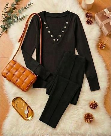 Kompleti: Ženska dvodelna kombinacija – džemper i pantalone - Gornji deo: meki — 11