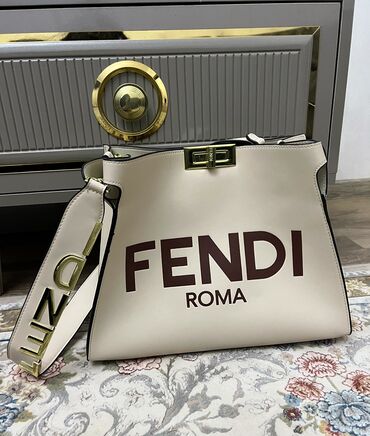 чанта: Çiyin çantası, Fendi, Yeni