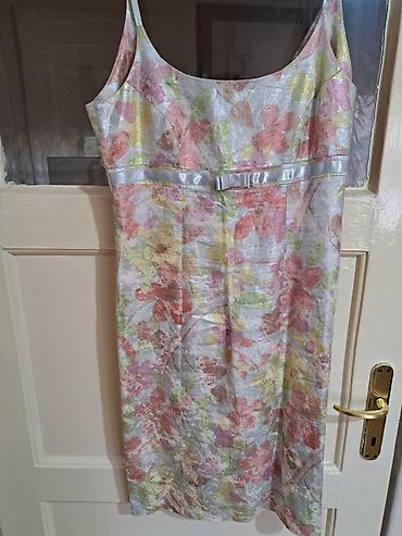 patike alexander mcqueen: Elegantna ženska haljina brenda **Zekstra**, sa nežnim cvetnim dezenom — 8