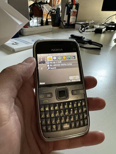 нокио 3310: Nokia E72, Б/у, 8 GB, цвет - Серебристый, 1 SIM